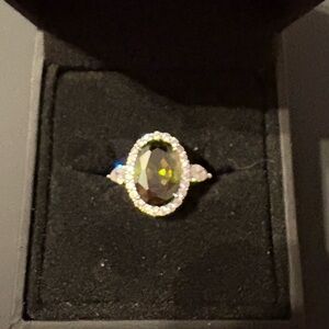 Elegant Silver and Black Oval Ring